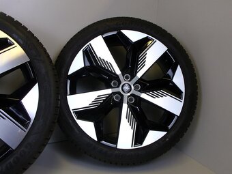 Celoroční sada Renault 7x20 ET34 5x114,3x66 - 215/45/20 95T - 3