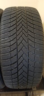 BRIDGESTONE BLIZZAK LM005 245/45 R18 4,5 - 5,5mm - 3