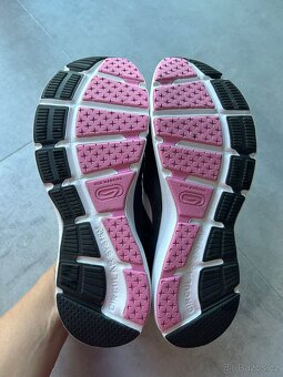 Tenisky na tělocvik, vel. 37 - 3