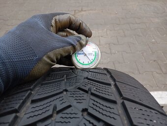 215/65/17 zimní pneu goodyear - 3