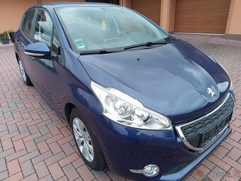 Peugeot 208, najeto 61 TKM, metal. lak, motor 1,2 benzin - 3