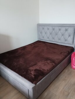 Čalouněná postel - 3