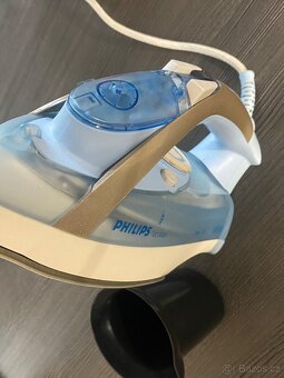 Napařovací žehlička Philips GC3320 - 3