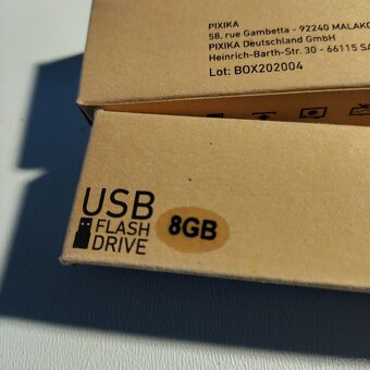 USB FLASH DRIVE 8 GB - 3