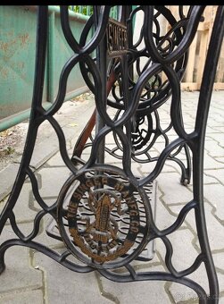 Stůl ze šicího stroje - 3