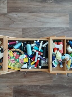 Dřevěná retro krabička se šitím - 3