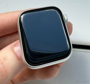 Apple Watch Series 5, Silver Aluminum Case, 40mm - 3