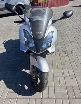 Zdravím prodám Hondu 800 rok 2003 najeto ma 45k na motorce j - 3