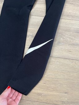 Nové legíny Nike - 3
