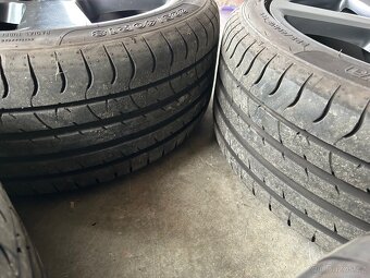 Pneu 225/40/18 letni - 3
