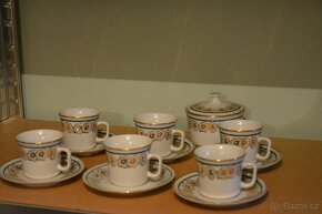 Čajový servis, porcelánové mísy, talíře, hrnečky, drobnosti - 3