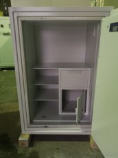 Trezor Sistec SE3 s vnitřním vhozem + schránka na klíč - 3