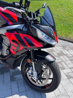 Aprilia Tuono 660 Factory, Top Stav - 3