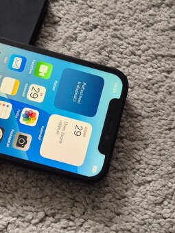 iPhone 12 64gb baterie 93% - 3