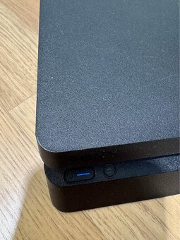 Playstation 4 Slim - 3