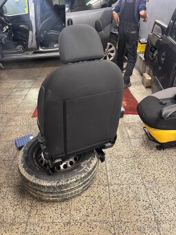 Fiat Doblo Combo Sedačka řidiče - 3