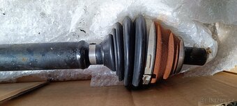 Prodám zánovní pravou přední poloosu SKF na 7st. DSG - 3