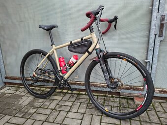 Cestovní Gravel BC Flint s odpruženou FOX vidlicí - 3