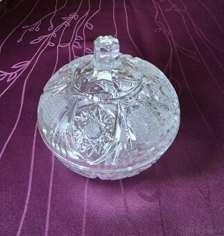 Broušená miska s víčkem - 3