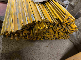 Regálová podpěra pod desku - 3