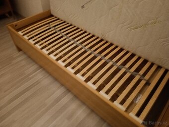 Jednolůžková postel z masivu s úložným prostorem - 3