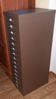 ZÁSUVKOVÁ SKŘÍŇKA BISLEY - 3