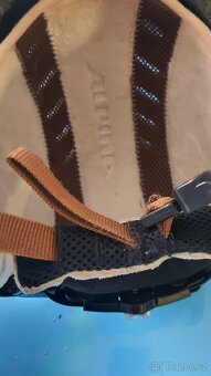 Lyžařská přilba alpina - 3