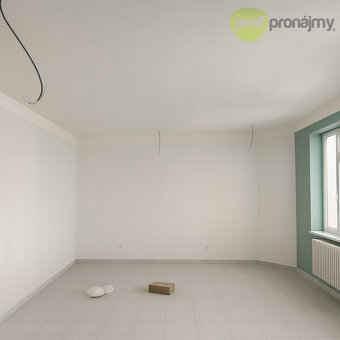 Pronájem přízemního obchodního prostoru 61m² - 3