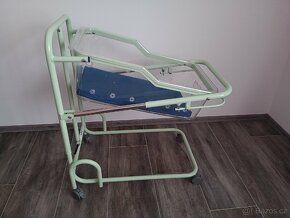 Prodám nebo půjčím profesionální pojízdnou dětskou postýlku - 3