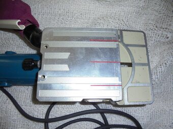 Prodám štěrbinovou frézku zn.MAKITA - 3