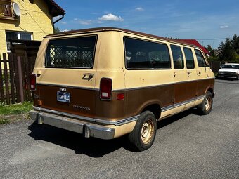 Dodge Van 5.2 V8 - 3
