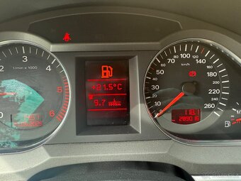 Audi A6 C6 2.0 TDI, pravidelný servis, tažné, zachovalá - 3