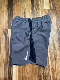 Nike Dry Fit šedé kraťasy - 3