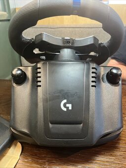 závodní volant a pedály Logitech G923, TRUEFORCE PS5, PS4,PC - 3