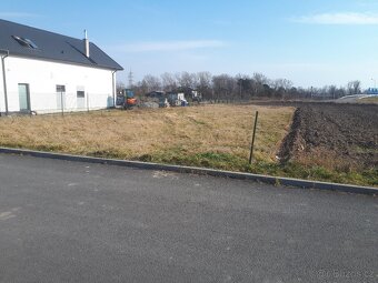 Stavební pozemek Dluhonice u Přerova - 3