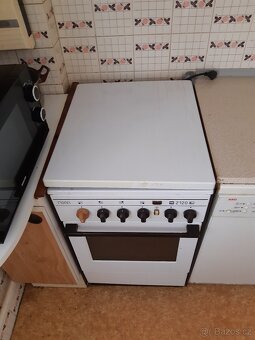 Plynový sporák na zemní plyn s elektrickou troubou - 3