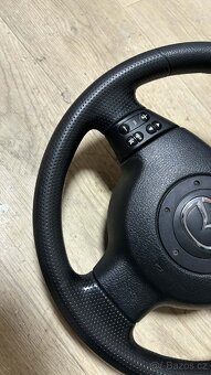 Mazda volant - 3