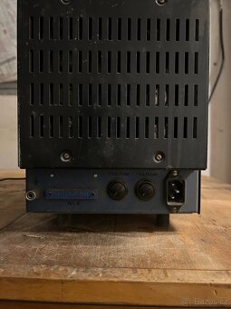 Laboratorní zdroj - 3