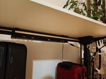 Vertikálně nastavitelný stůl - 3