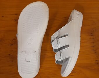 Zdravotní nazouváky - 3