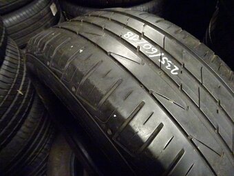 Letní pneu Hankook, 235/60/18, 2 ks, 5,5-6 mm - 3