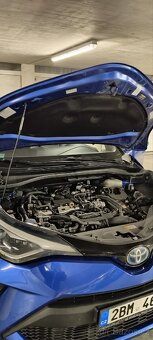 Prodám Toyotu C-HR 2.0 hybrid výbava Selection - 3