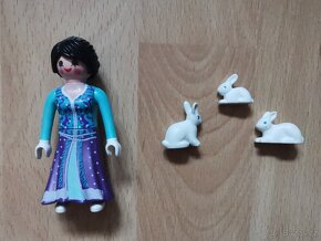 Playmobil Svítící brána, 2x Pegas, s kočárem a 3 princezny - 3