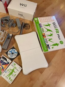 Nintendo Wii Mario Kart Pack + Wii Fit v originálním balení - 3