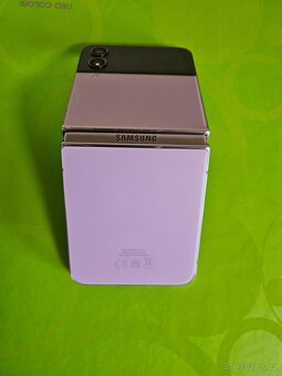 Prodám použitý Samsung Galaxy Z Flip 4 - 3