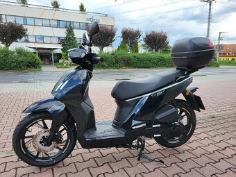Peugeot Tweet 125i FL , 5/2024, ČR jen 780km - 3