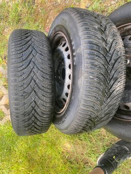 Zimní pneu 195/65 r15 Bf goodfich na discich Renault - 3