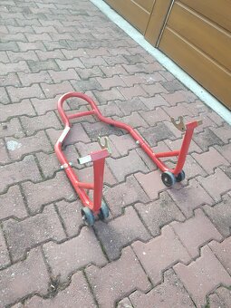 Stojan na motorku pod zadní rolny - 3