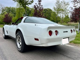 Chevrolet Corvette C3 z roku 1980 - 3