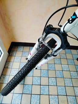Dámské horské kolo Rockrider (Decathlon) - 3